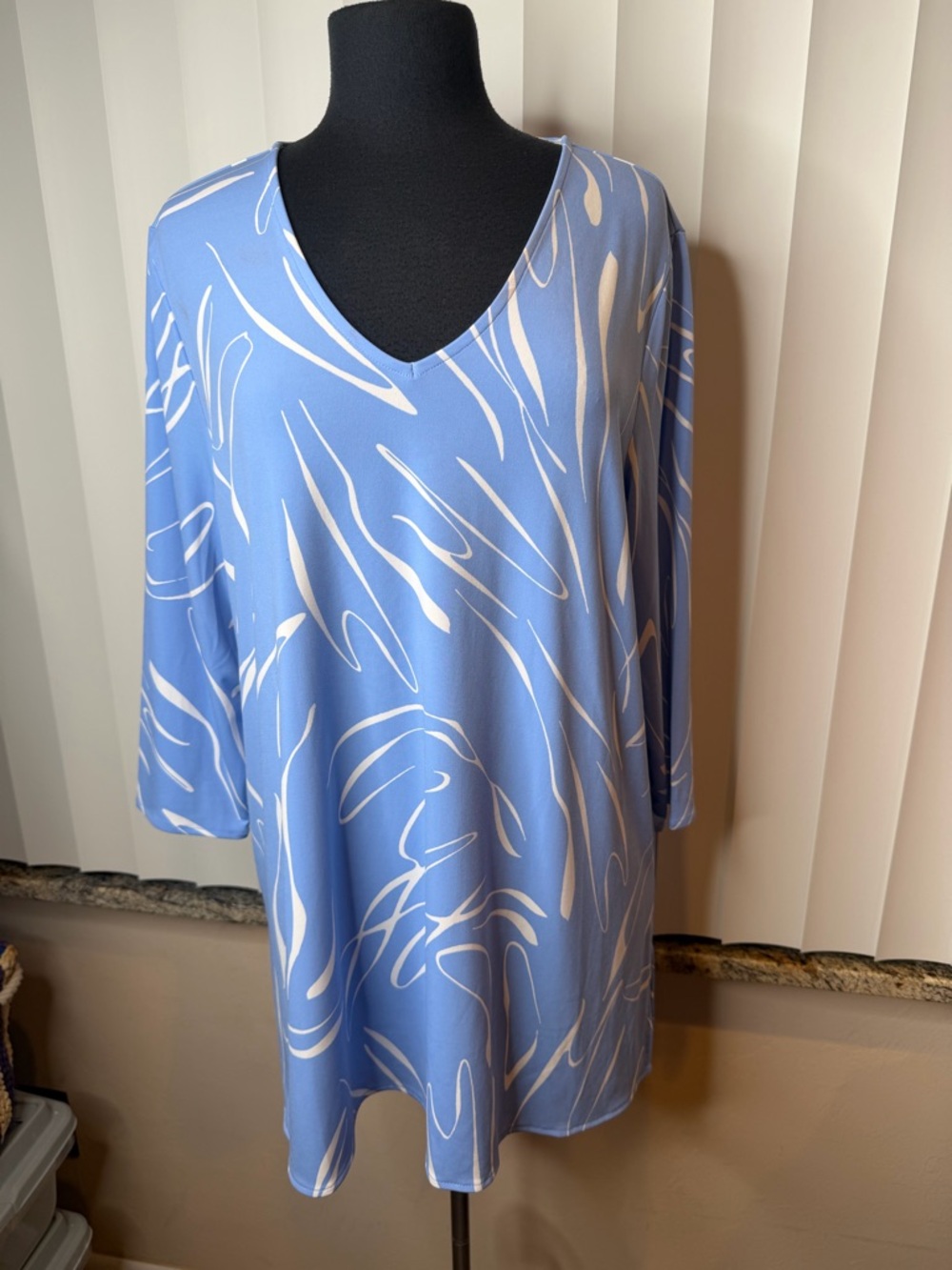 Alfani 3/4 Sleeve V-Neck Tunic dress blue and white abstract print size XL